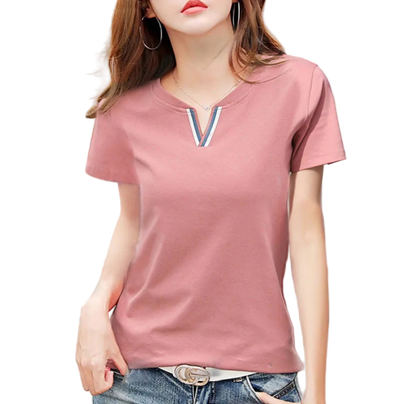 Detail of the elegant V-neck collar on the Korean fashion t-shirt