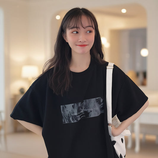 Front view of the women's Ins fashion short-sleeve polyester t-shirt top